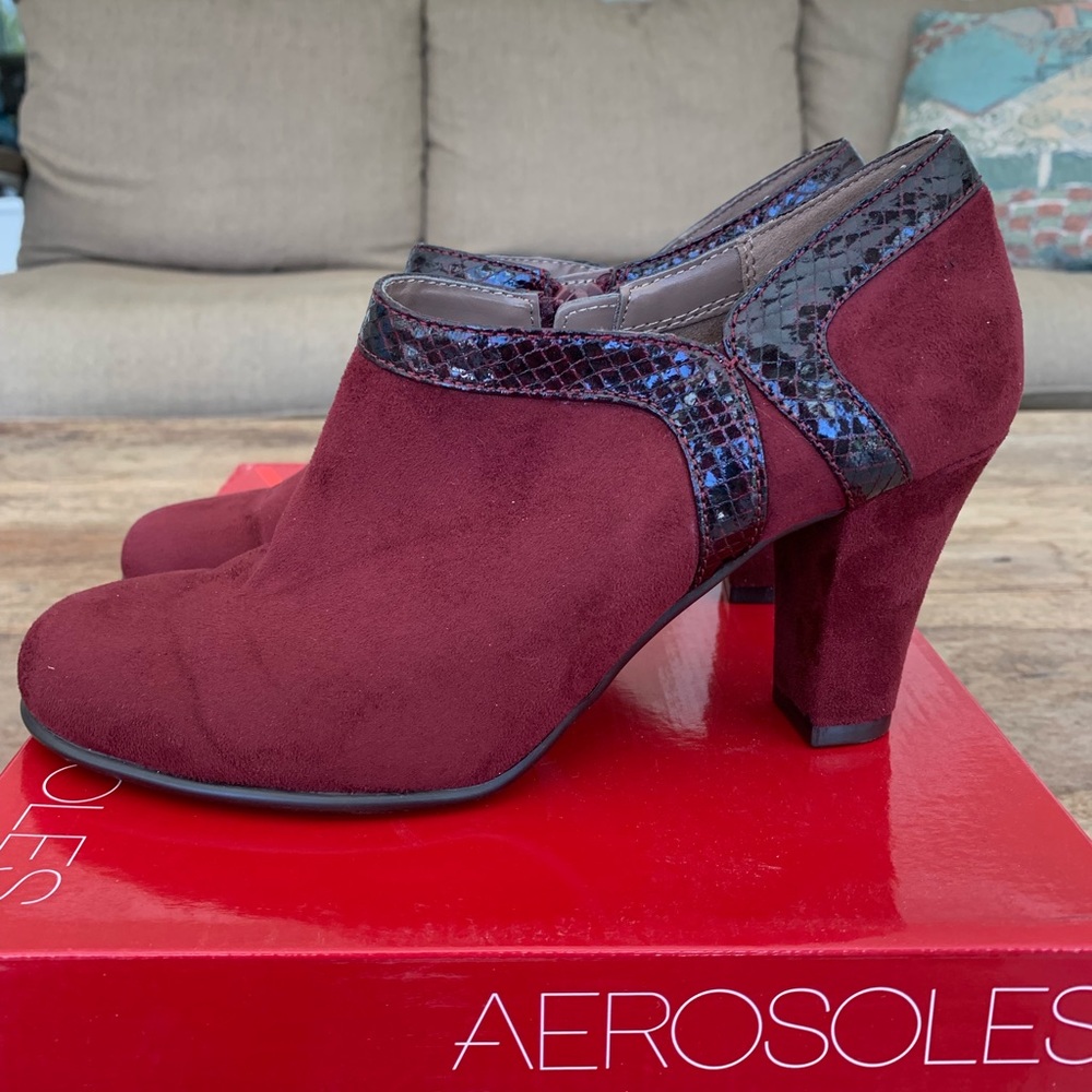 Aerosoles Day Strole Wine Boot. Sz. 7 NWT